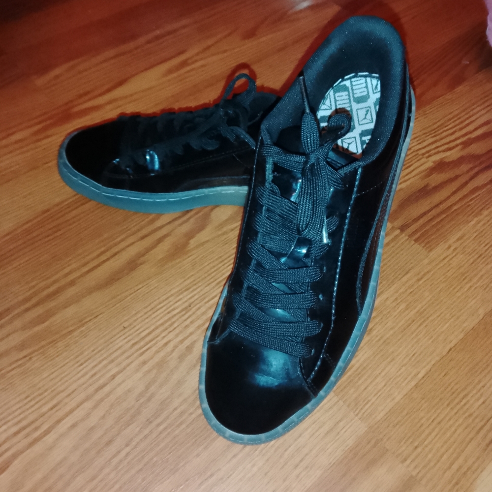 New Puma Shoes size 8.5 mens 10 in women's new pics!